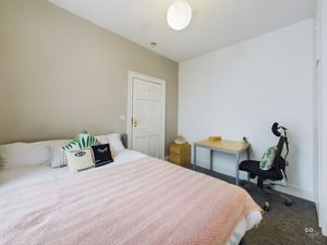 bed 6 - click for photo gallery